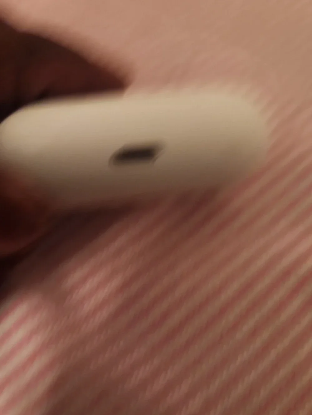 Apple White Wireless Earbuds with Charging Case